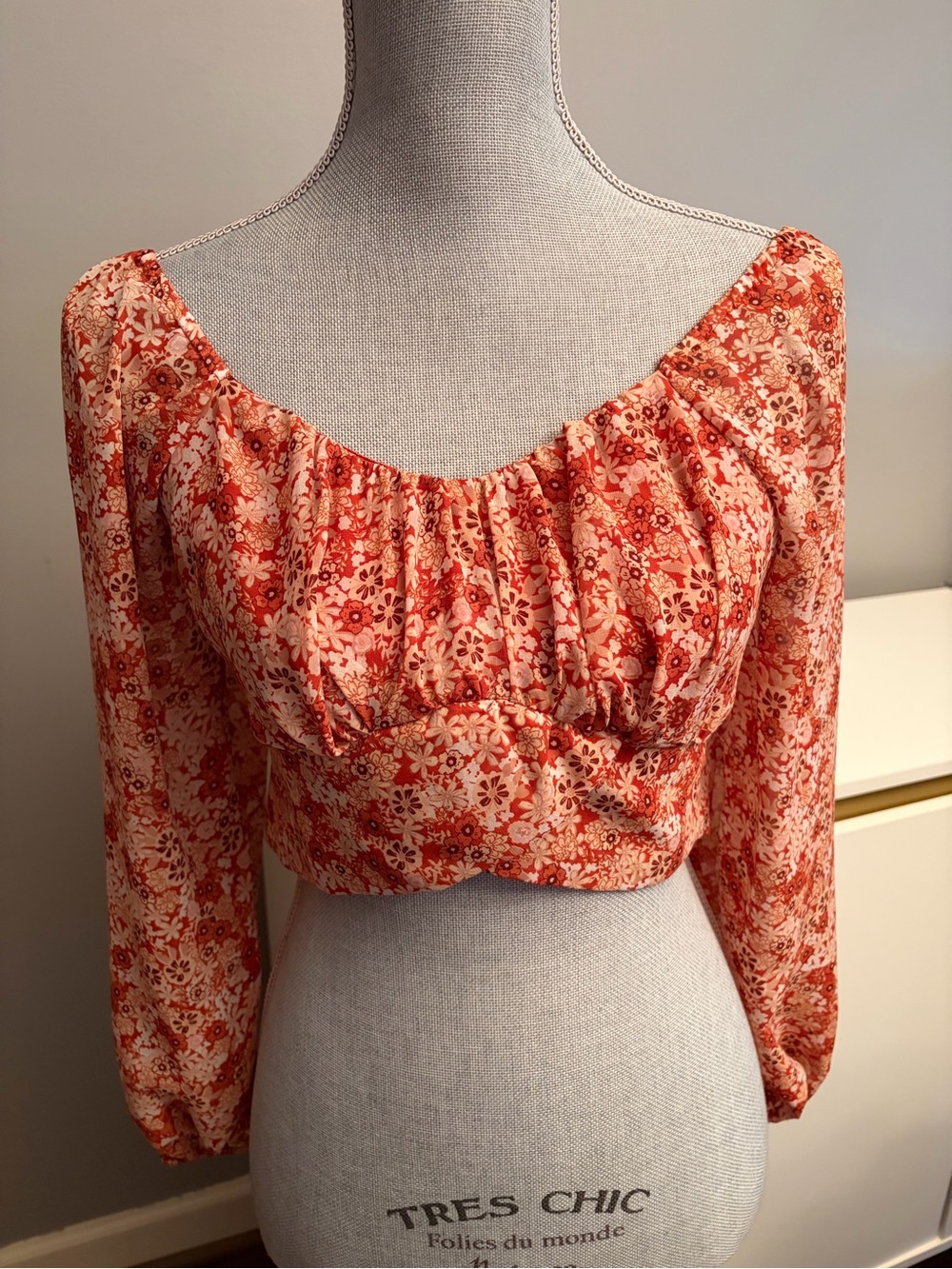Floral Orange and Cream Long-Sleeve Cropped Top Small